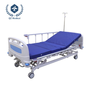 Triple-Crank Manual Hospital Bed with 200kg Capacity & 80° Backrest - Heavy Duty Spray-Coated Steel Nursing Bed for Clinics/Nursing Homes, Includes Foldable Guardrails & IV Pole