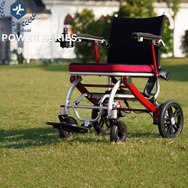 Foldable Electric Wheelchair 15km Long Range | 200W Brushless Motor & IP67 Battery | 18kg Lightweight with 10.5" All-Terrain Wheels for Elderly/Disabled