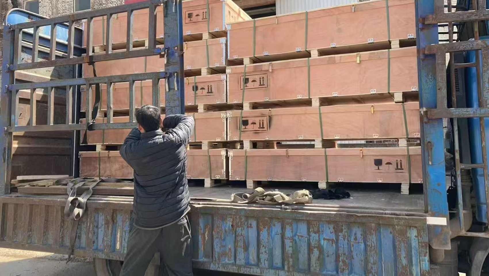 Full container loading with dedicated parts cartons from hospital bed spare parts supplier